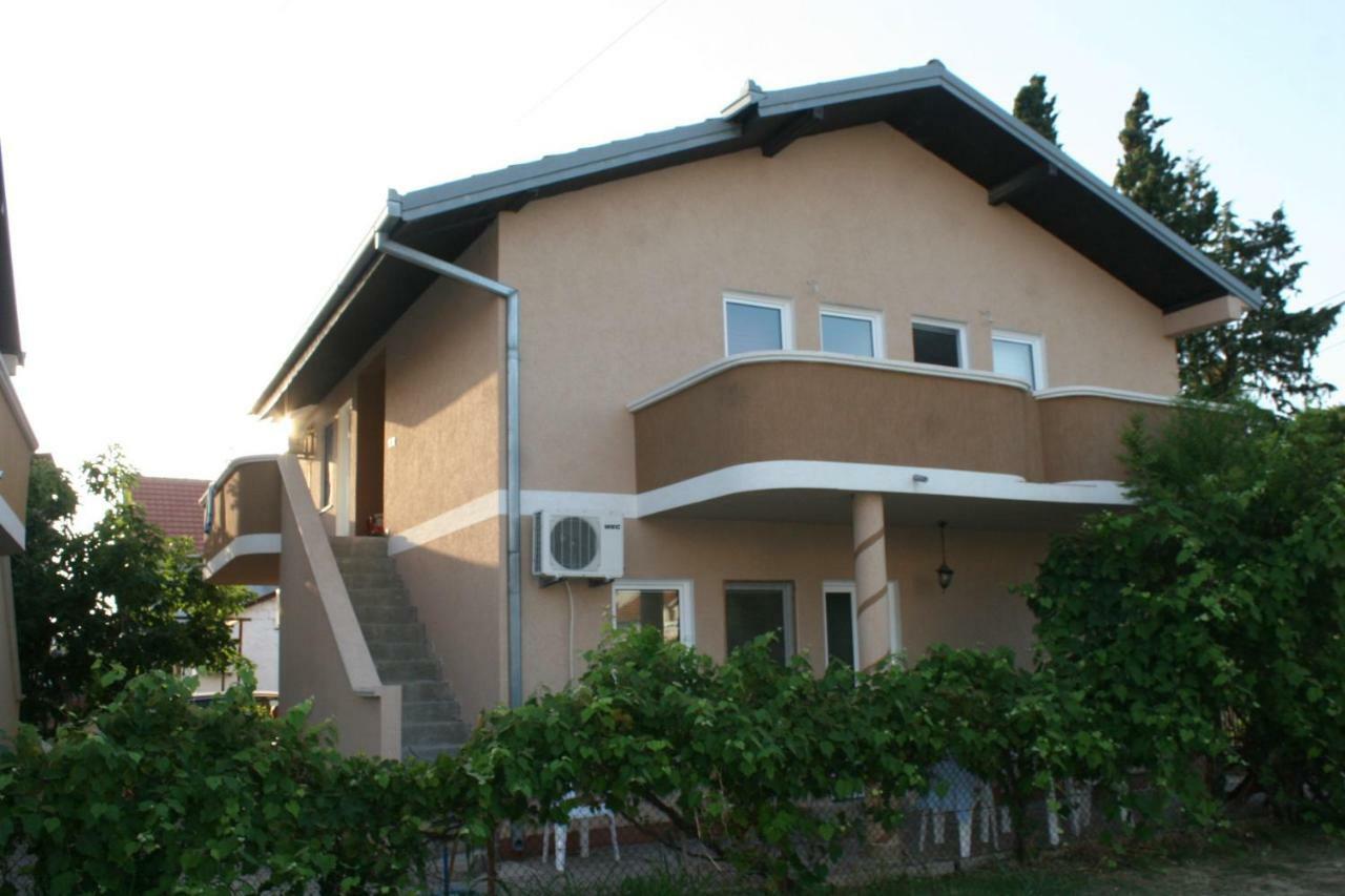 Apartments Emerald ウルツィニ エクステリア 写真